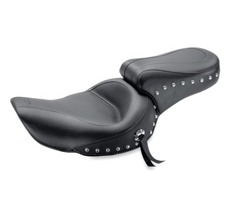 Mustang 06-17 Harley Dyna Standard Touring 1PC Seat w/Studs - Black